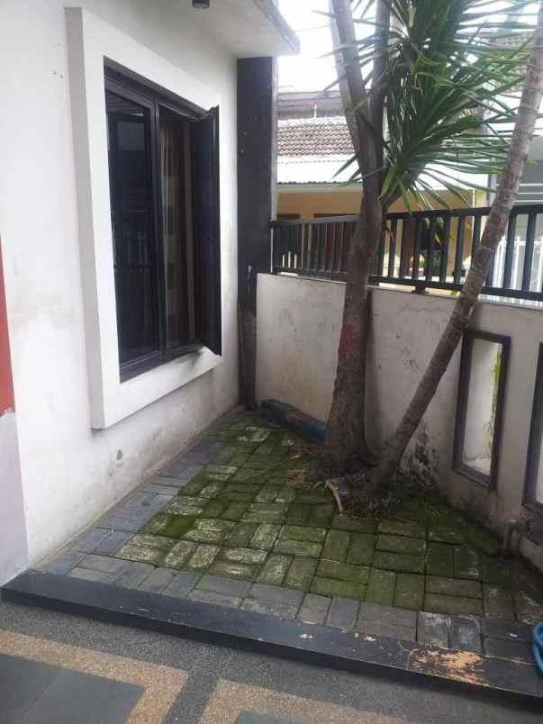 dijual rumah perumahan babatan wiyung
