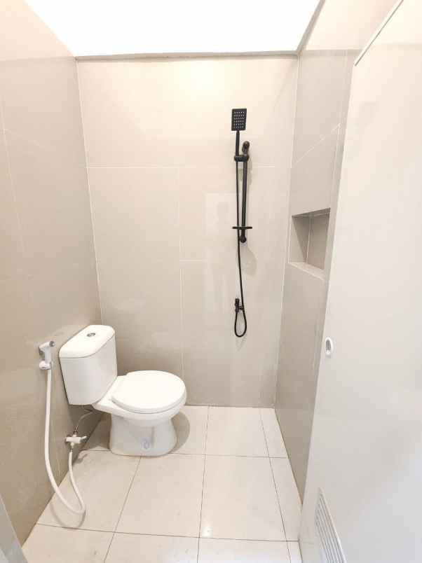 dijual rumah perumahan babatan wiyung