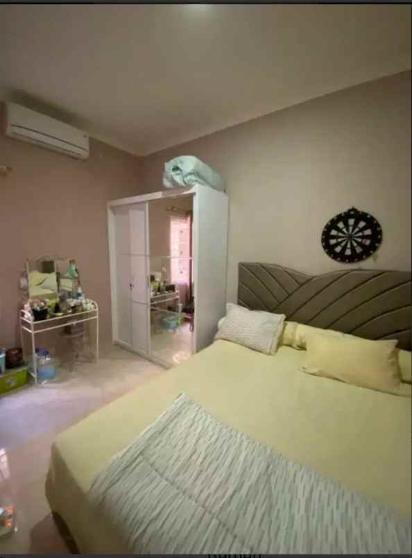 dijual rumah perumahan jatinegara baru