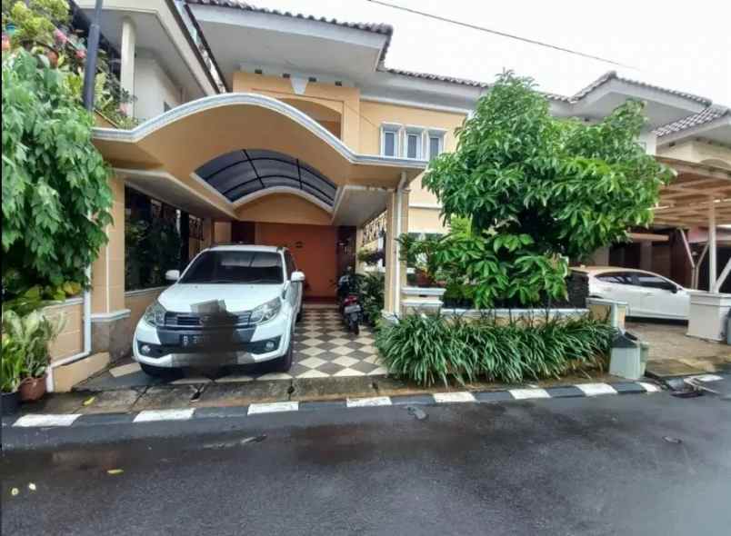 dijual rumah perumahan jatinegara baru