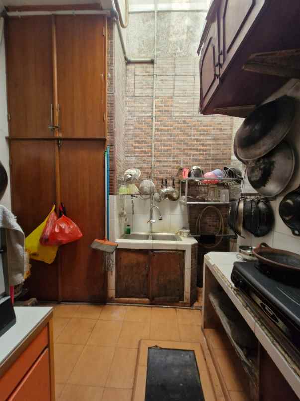 dijual rumah perumahan jatinegara baru