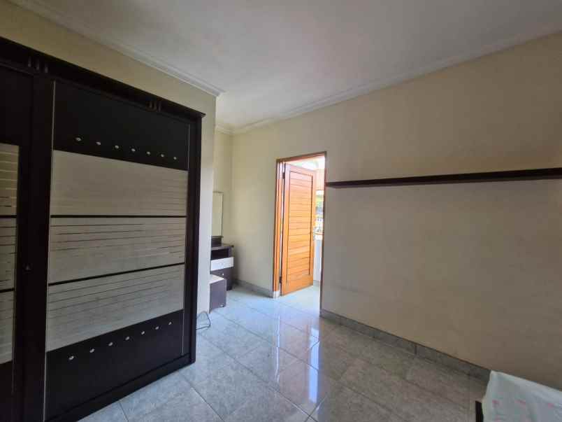 dijual rumah perumahan jatinegara baru