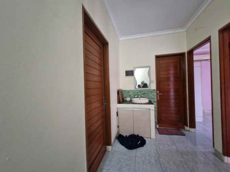 dijual rumah perumahan jatinegara baru