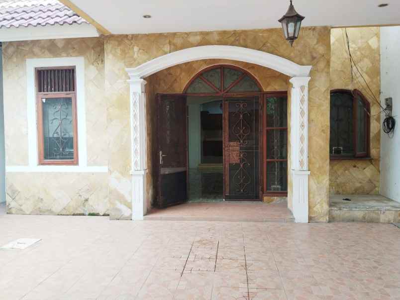 dijual rumah perumahan taman harapan