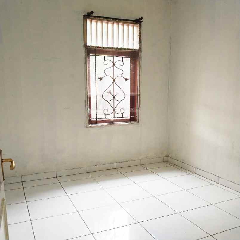 dijual rumah perumahan taman harapan
