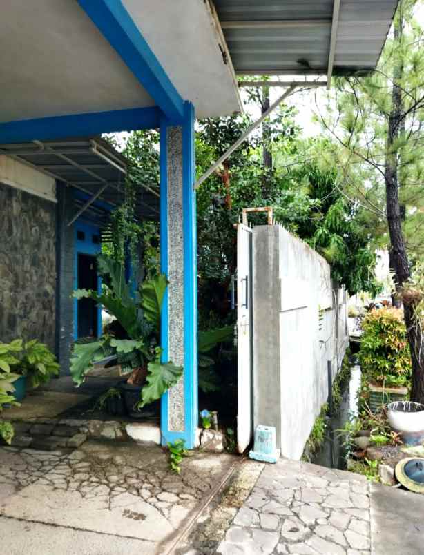 dijual rumah perumahan taman kusuma