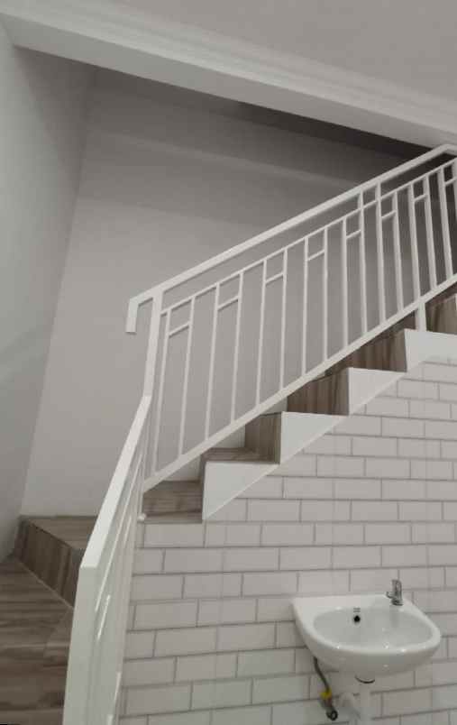 dijual rumah perumnas 1 bekasi