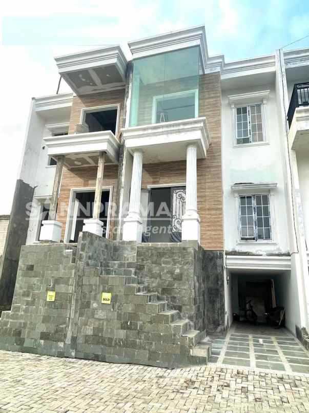 dijual rumah pesanggrahan