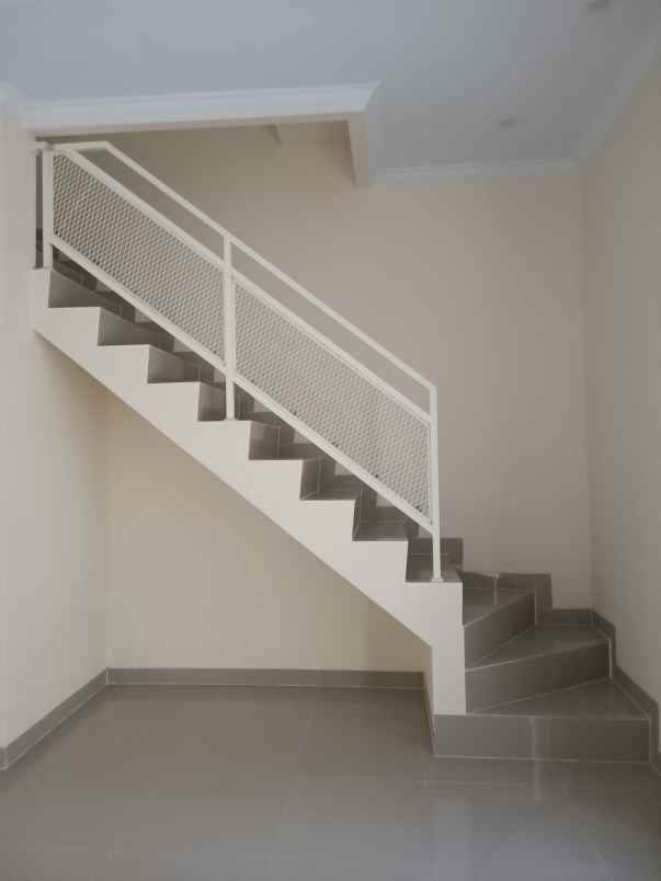 dijual rumah pesona anggrek