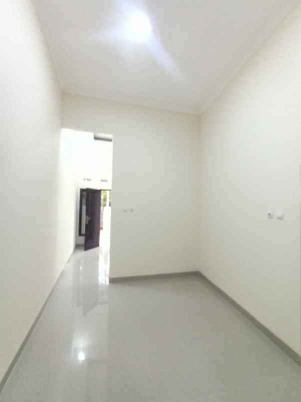 dijual rumah pesona anggrek