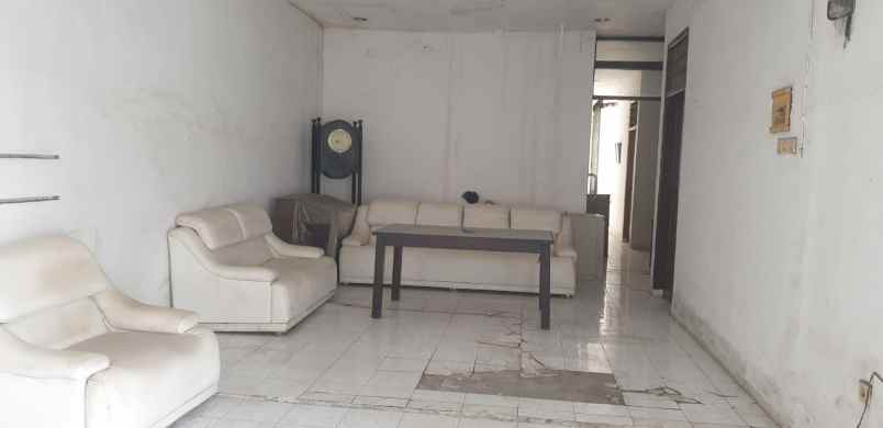 dijual rumah petemon barat