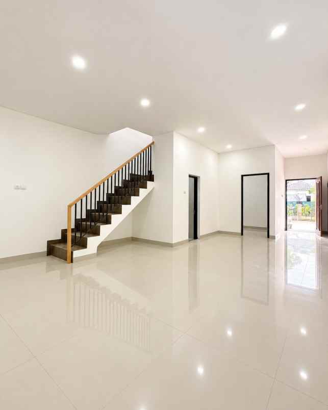 dijual rumah pisangan