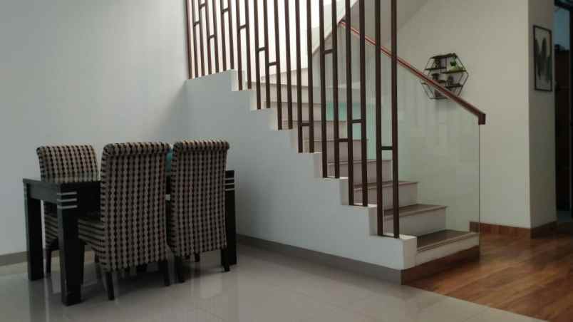 dijual rumah pondok bambu