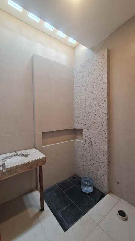 dijual rumah pondok pinang