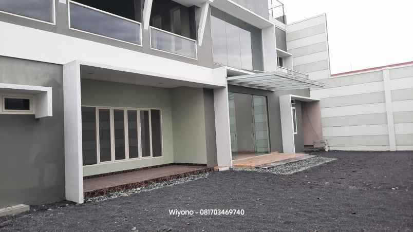 dijual rumah puri sukolilo timur raya