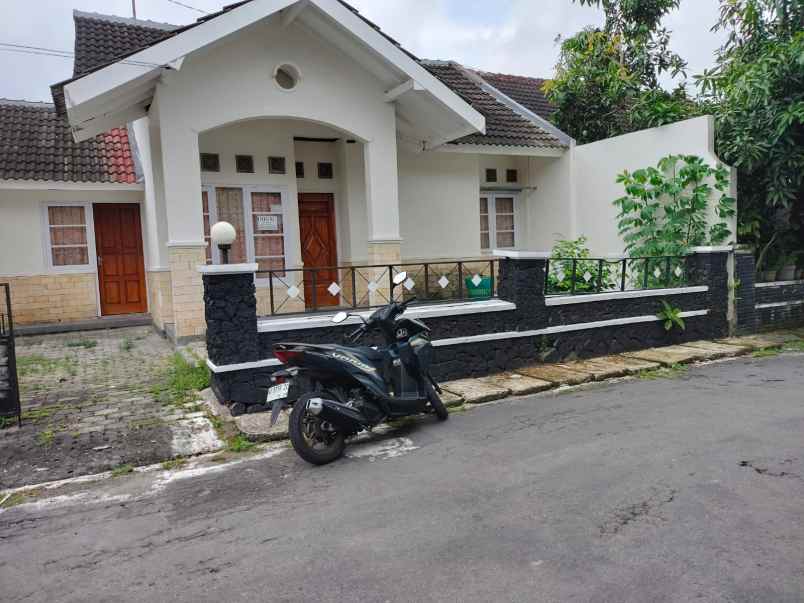 dijual rumah rejodani
