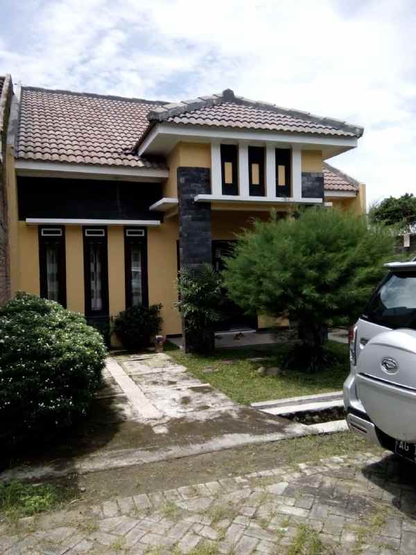 dijual rumah rejomulyo estate 1