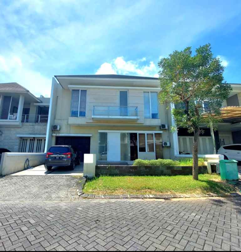 dijual rumah royal residence