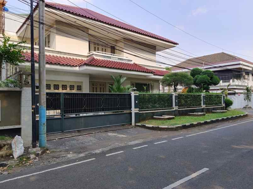 dijual rumah rumah pulomas jakarta timur