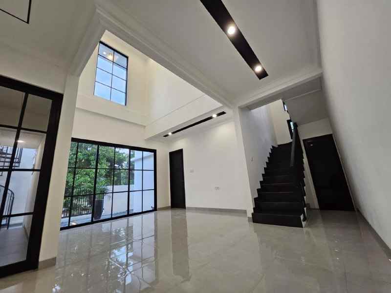 dijual rumah rungkut asri