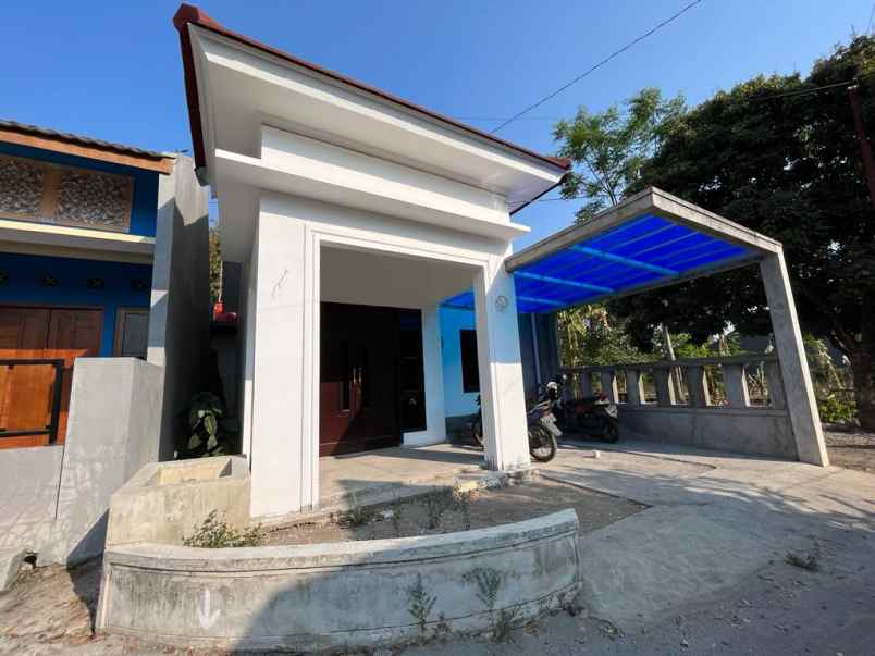 dijual rumah sambego