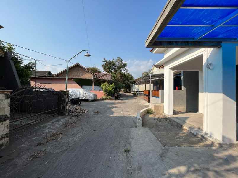 dijual rumah sambego