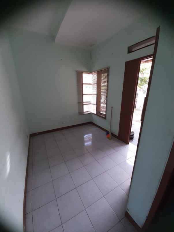 dijual rumah sariwangi