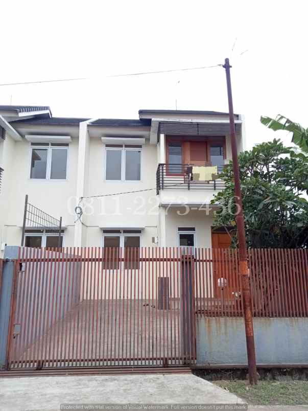 dijual rumah sariwangi asri