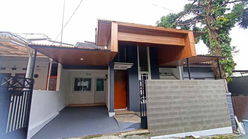 dijual rumah sariwangi bandung barat