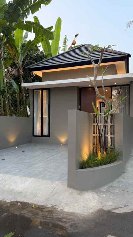 dijual rumah sayegan