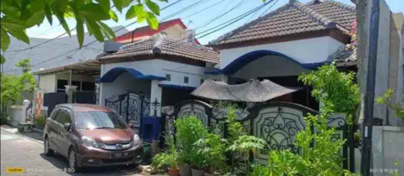 dijual rumah semampir