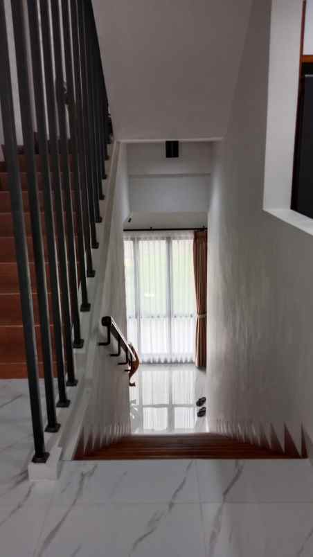 dijual rumah sentul city