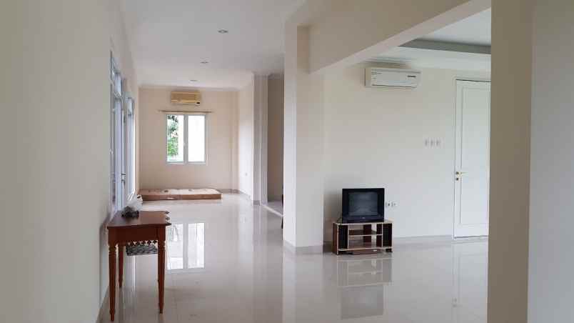 dijual rumah sentul city