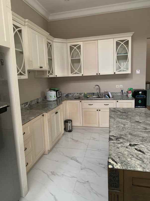 dijual rumah sentul city