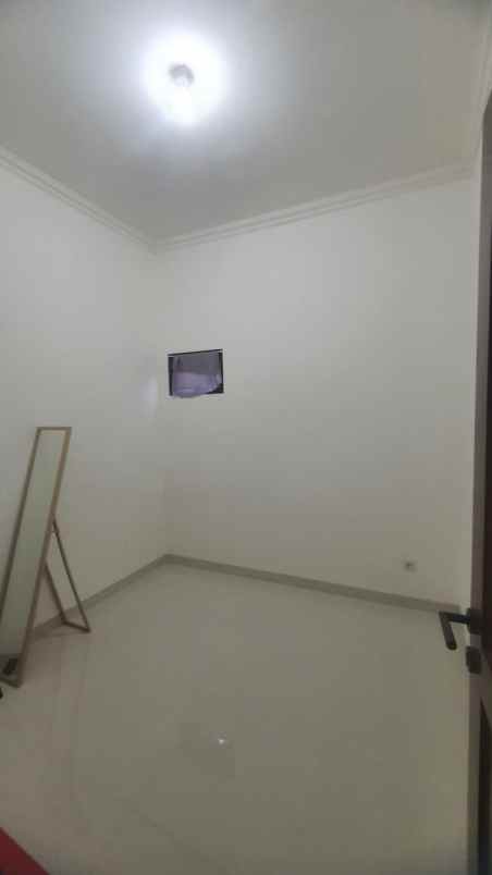 dijual rumah serua ciputat tangerang