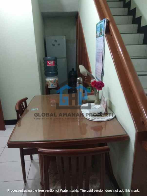 dijual rumah setraduta