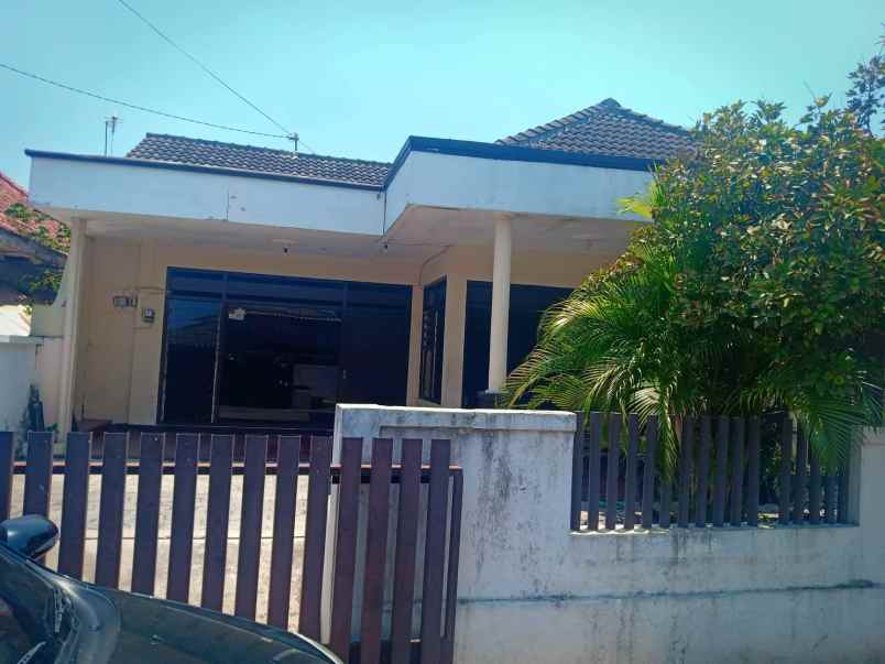 dijual rumah simongan