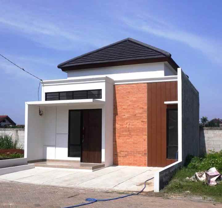 dijual rumah sindang karsa