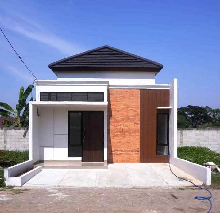 dijual rumah sindang karsa