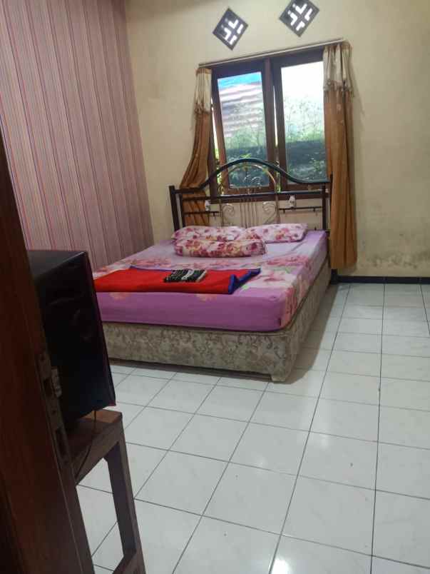 dijual rumah songgokerto