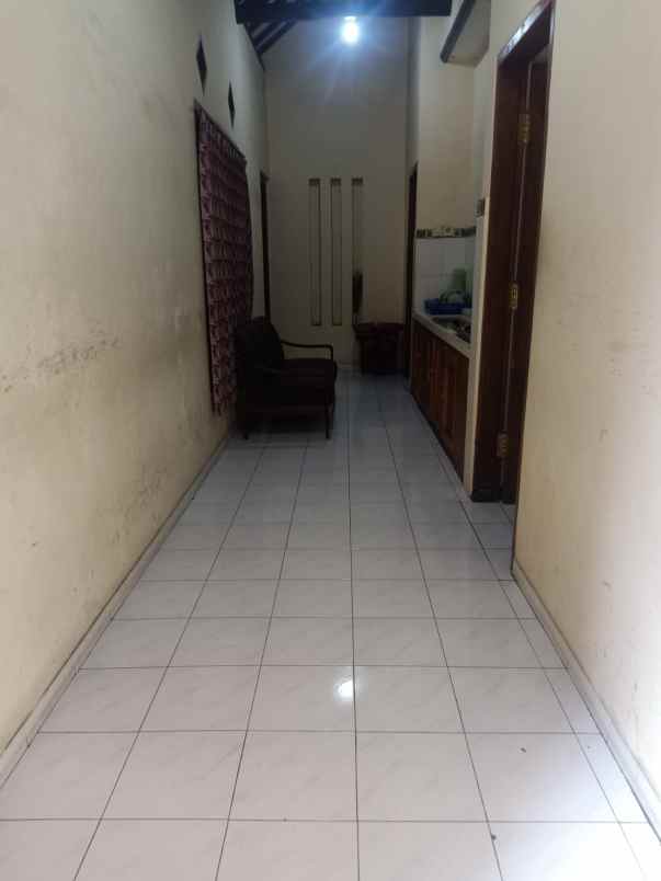 dijual rumah songgokerto