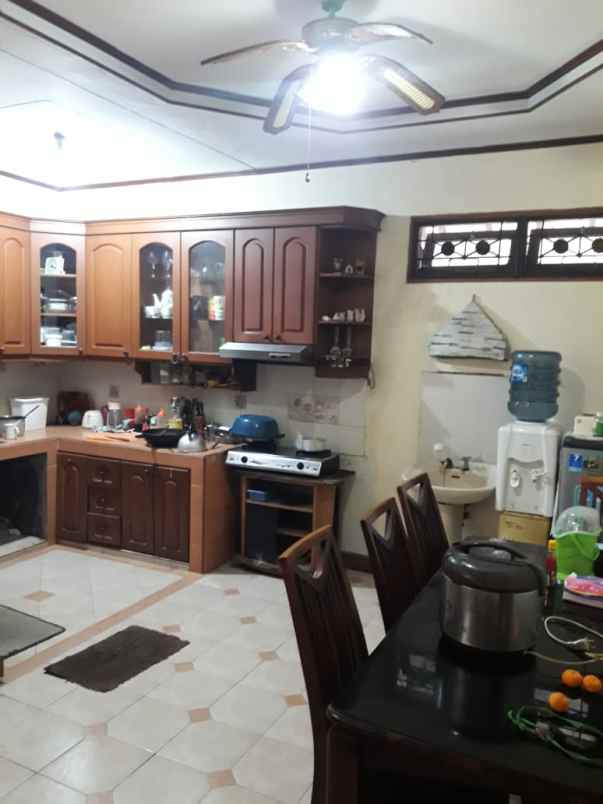 dijual rumah srengseng