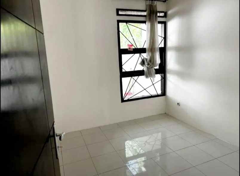 dijual rumah strategis di arcamanik kota bandung