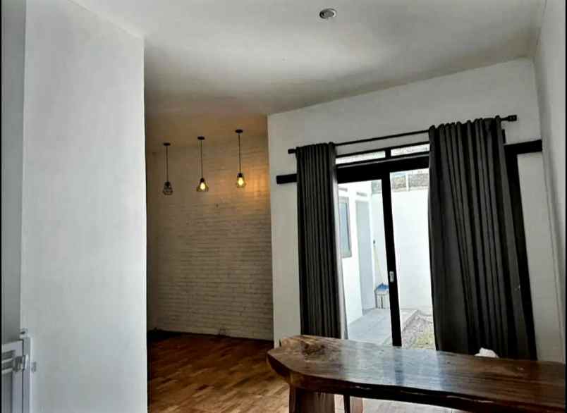 dijual rumah strategis di arcamanik kota bandung