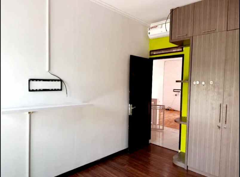 dijual rumah strategis di arcamanik kota bandung