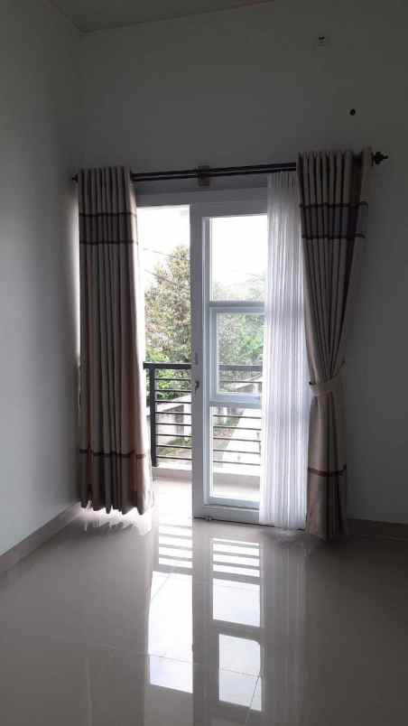 dijual rumah studio alam tvri