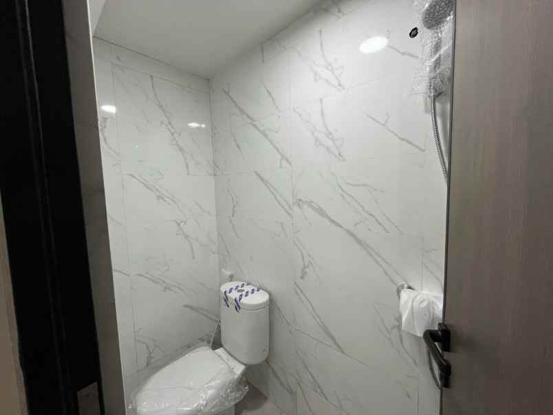 dijual rumah sutorejo