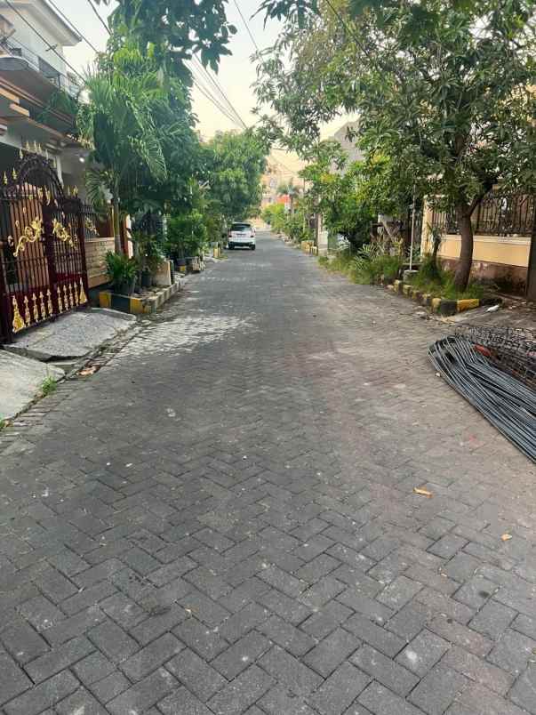 dijual rumah sutorejo selatan