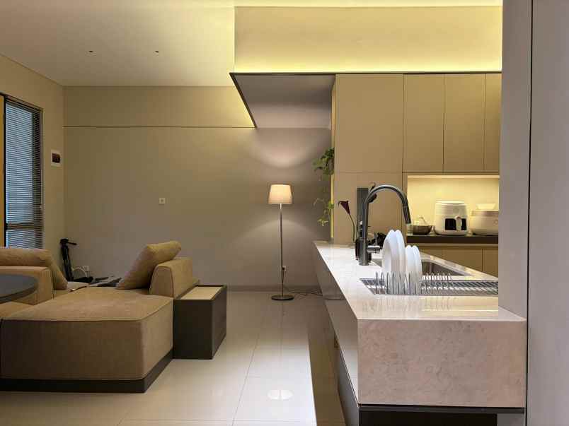 dijual rumah suvarna sutera cluster astha