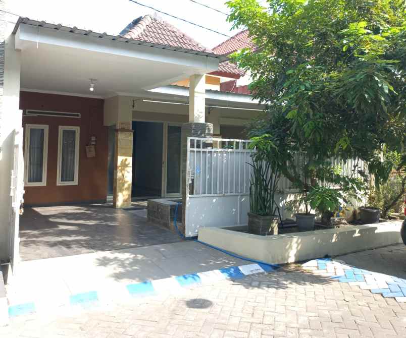 dijual rumah taman aloha